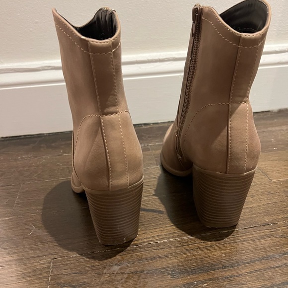 Naturalizer Tan Bootie - sz 9 - Picture 5 of 6
